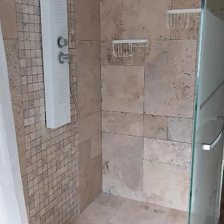 Chez L'habitant, Petit-dejeuner Compris Quarto em Acomodações Particulares *