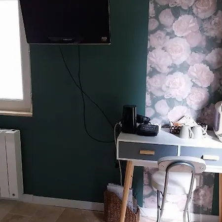 Quarto em Acomodações Particulares Chez L'habitant, Petit-dejeuner Compris Blingel